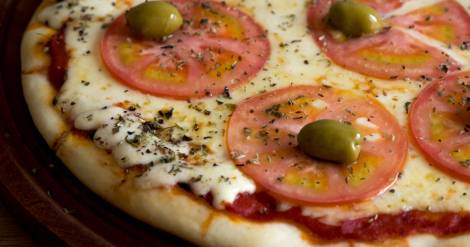 en-lacteos-cavanelas-tenemos-la-mejor-mozzarella-para-sus-deliciosas-pizzas